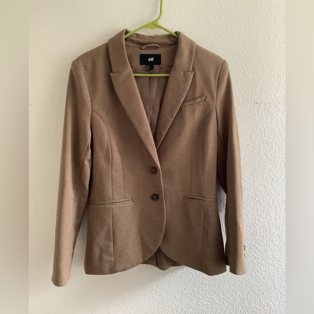 Women’s blazer; never worn; H&M size 10